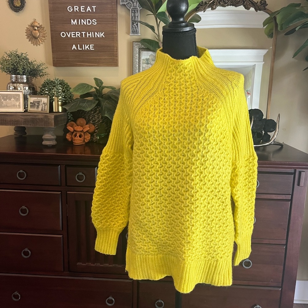 Anthropologie Yellow Cable Knit Women's Sweater sz Small